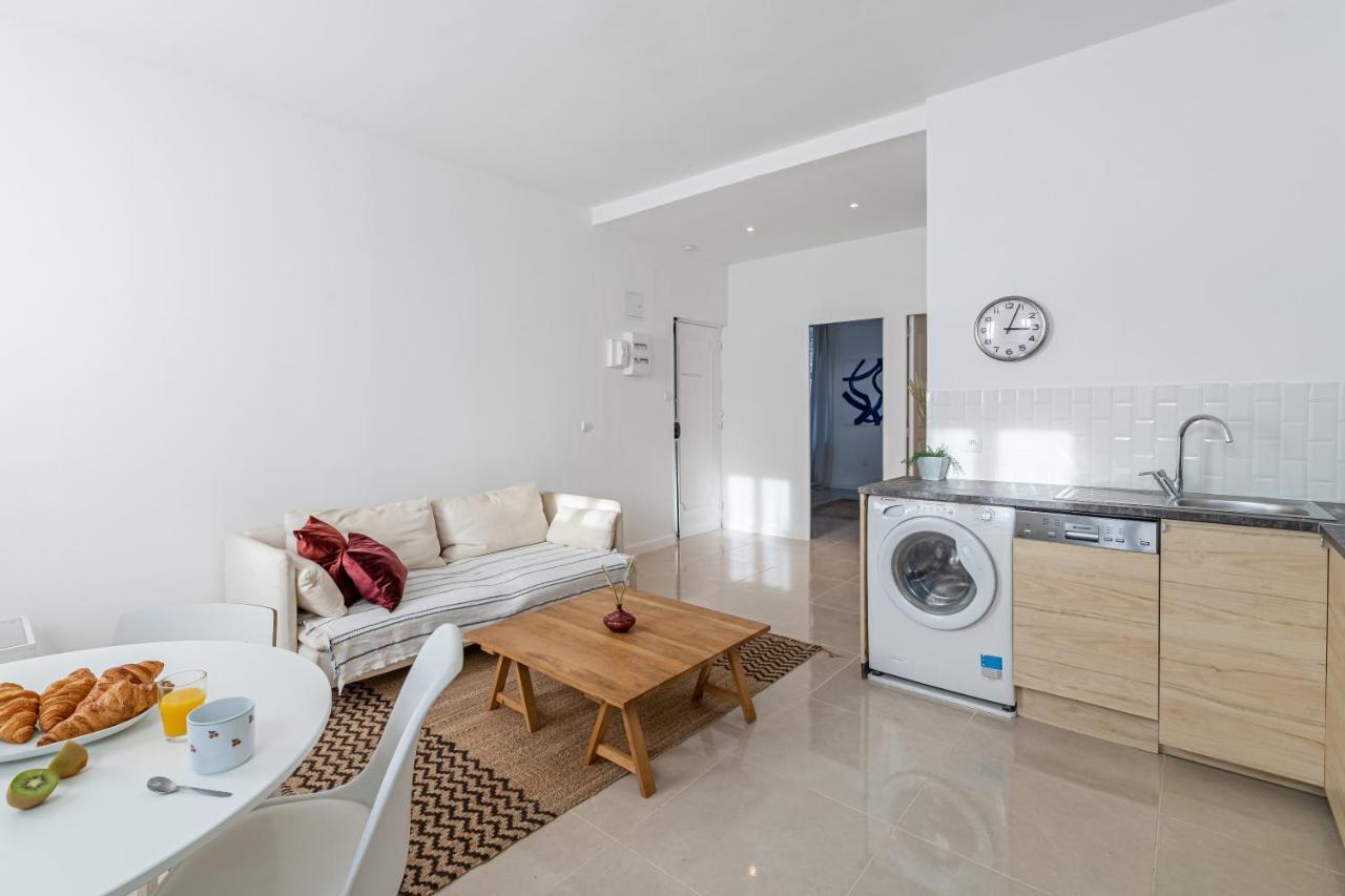 Le Borely: Climatise Avec 2 Chambres, A 800m De La Appartement *